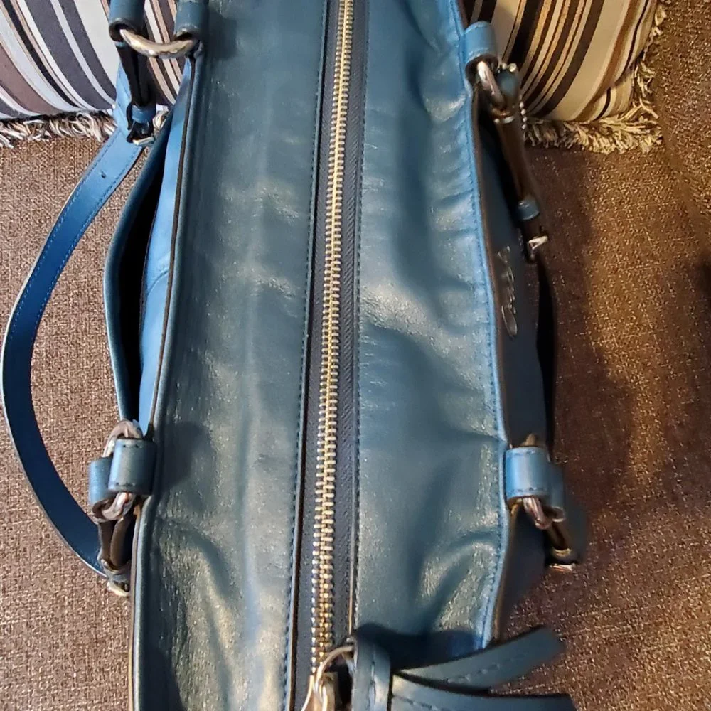 EUC Coach East West Leather Tote - Picture 9 of 10